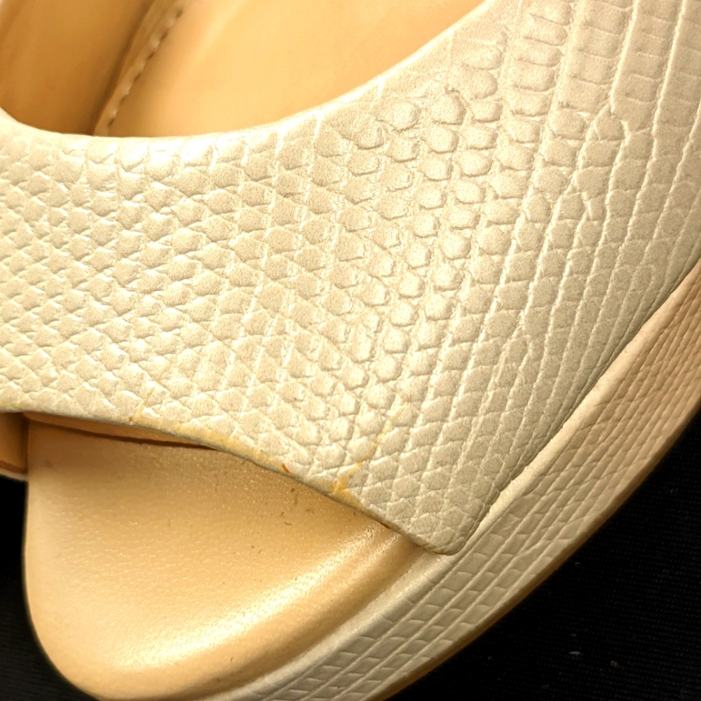 Gianni Bini Nude Heels Size 6